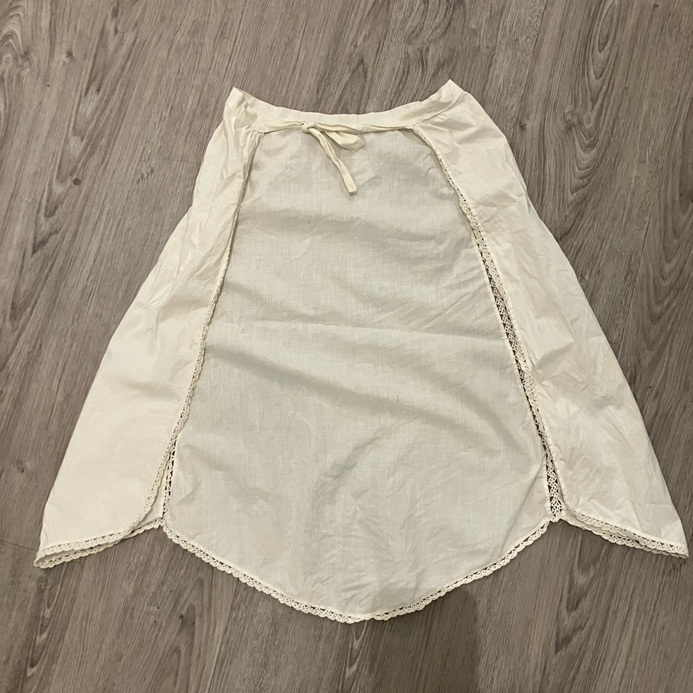 2/$20 Vintage Cream Apron with Lace Trim